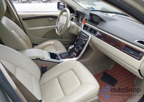 2013 Volvo Xc70 3.2 Premier z USA, uszkodzony, nr VIN YV4940BZ6D1160291